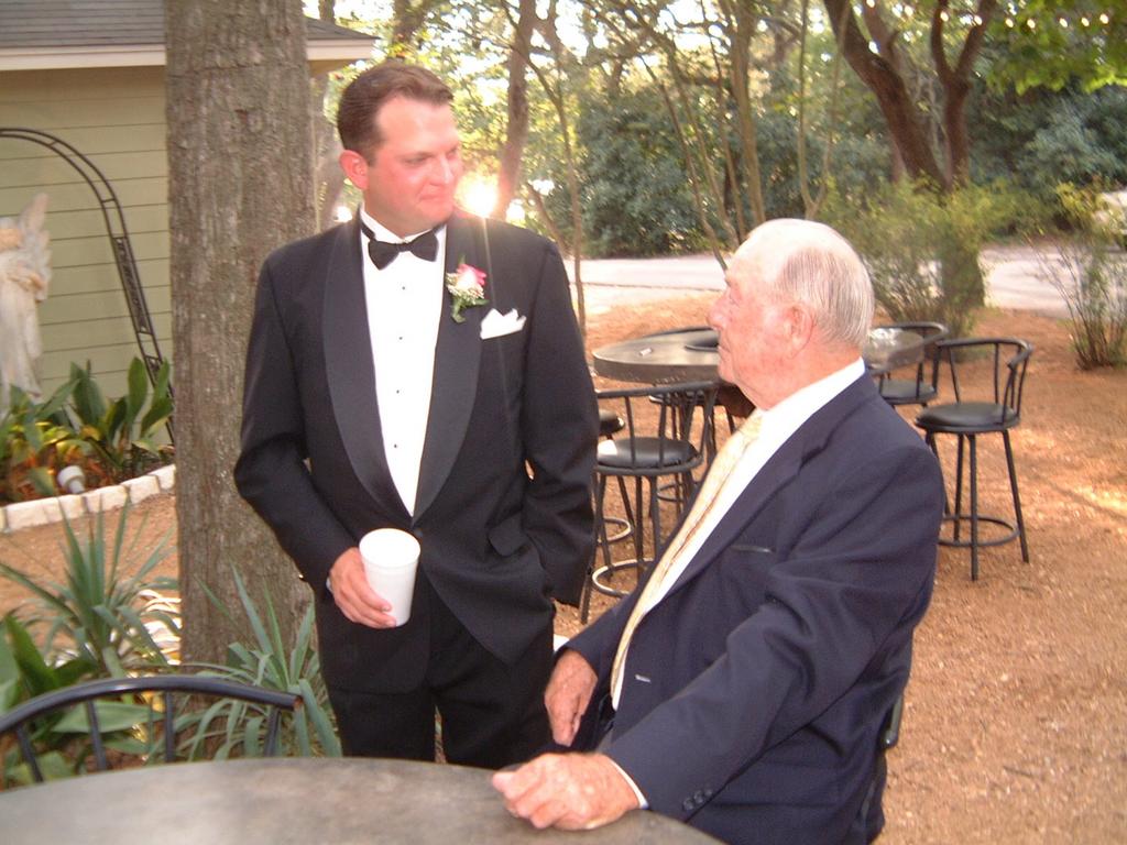 2003/10(Oct)/03(Urbik-Wedding)/1024x768_2003-10-05 17-41-57.JPG